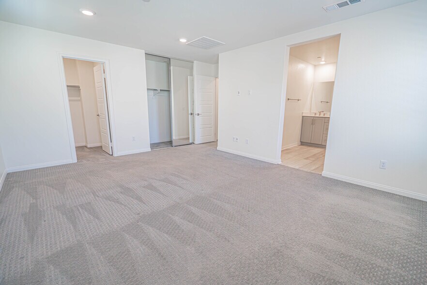 Building Photo - 17047 Zion Dr