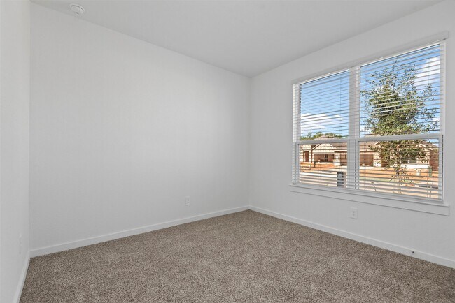 Building Photo - 1069 Dancing Feather St