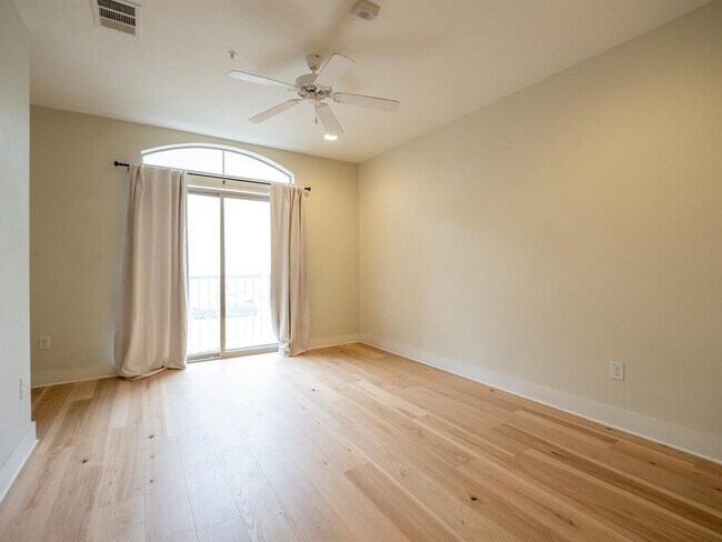 Building Photo - 908 Nueces St