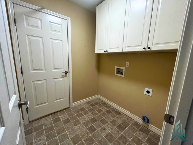 Building Photo - Beautiful 3 Bed, 2 Bath Home with Solar Panels, Landscaping Included & 2-Car Garage