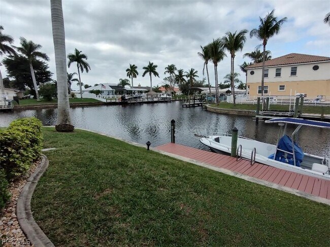 Building Photo - 4928 Vincennes St