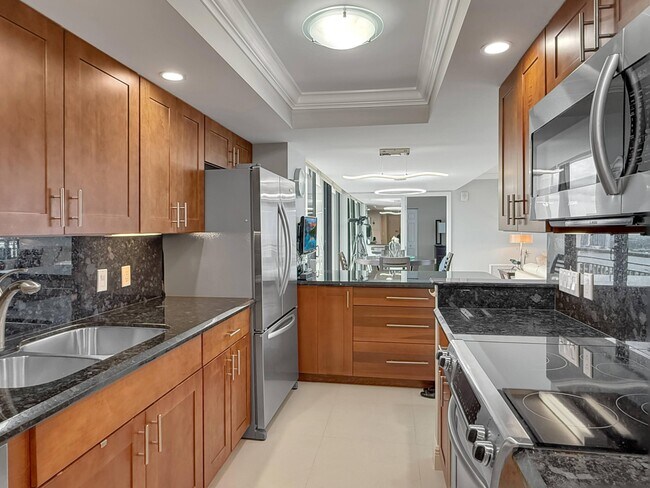 Building Photo - 3000 N Ocean Dr