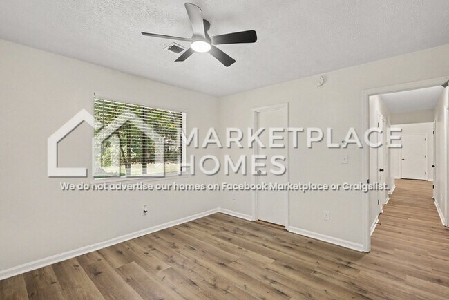 Building Photo - 9011 Homewood Dr