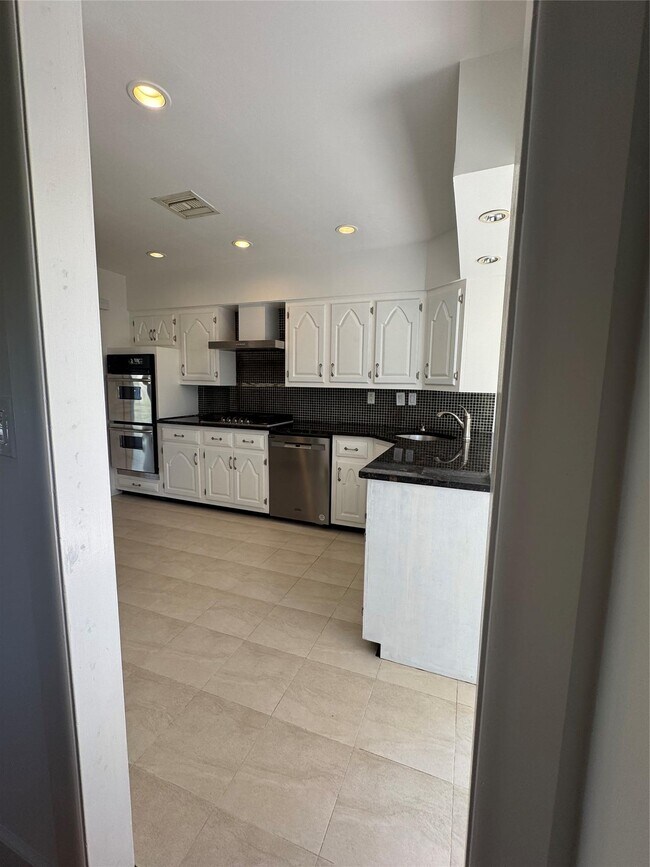 Building Photo - 371 White Birch Ln