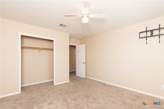 Building Photo - 413 E Orion Dr