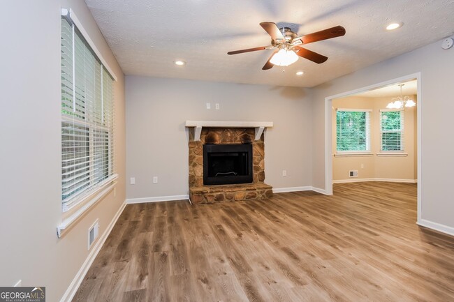 Building Photo - 479 Mill Ln
