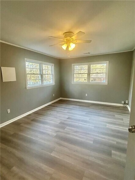 Building Photo - 53 Pool Cir