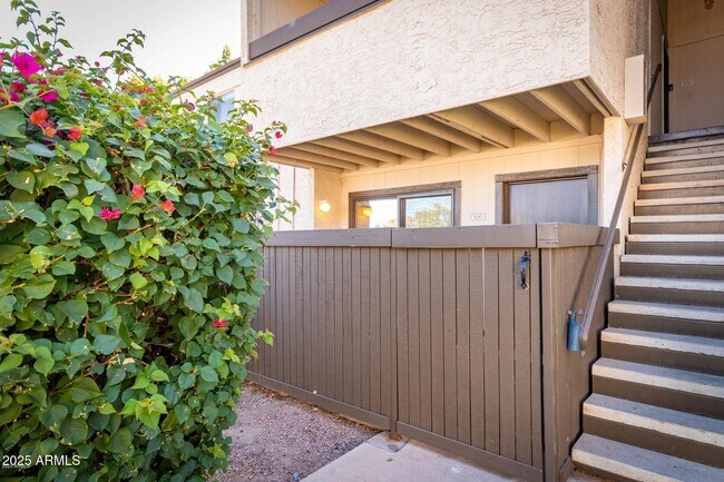 Building Photo - 2938 N 61st Pl