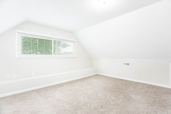 Building Photo - Norfolk Updated Home