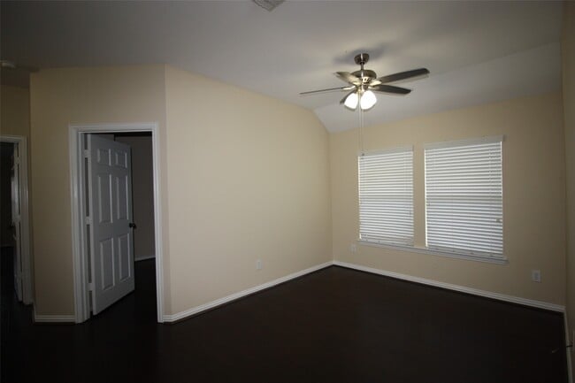 Building Photo - 7038 Cornflower Ln