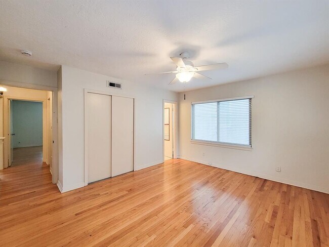 Building Photo - 2249 Branard St