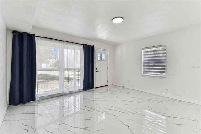 Building Photo - 4290 Neptune Dr SE