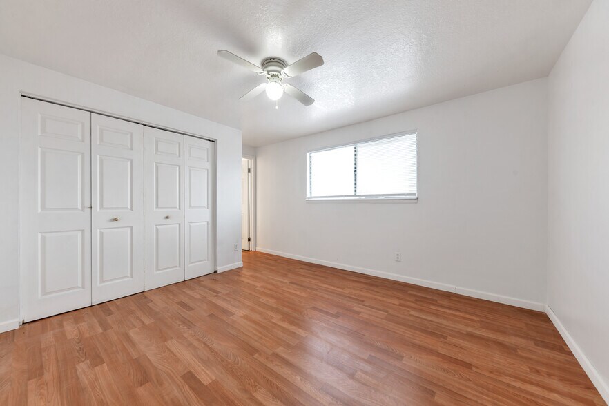 Building Photo - 104 W 5050 S
