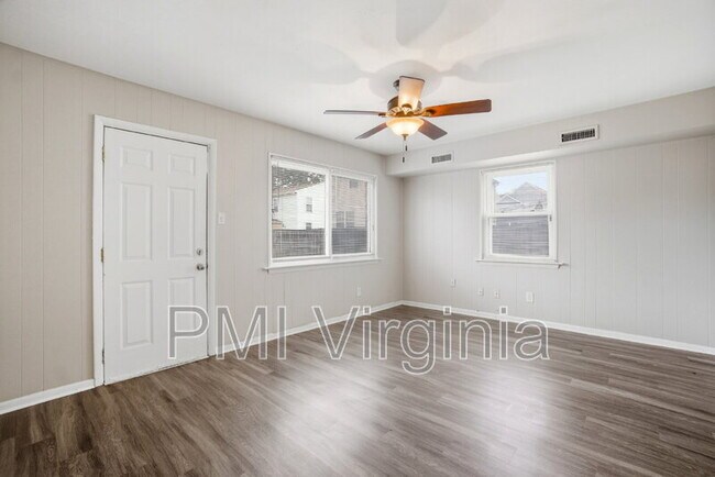 Building Photo - 4209 Dunning Rd