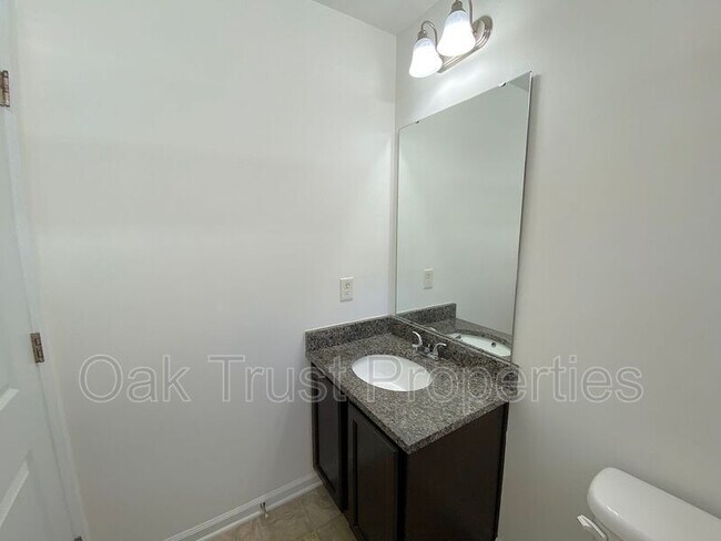 Building Photo - 9139 Parlor Dr