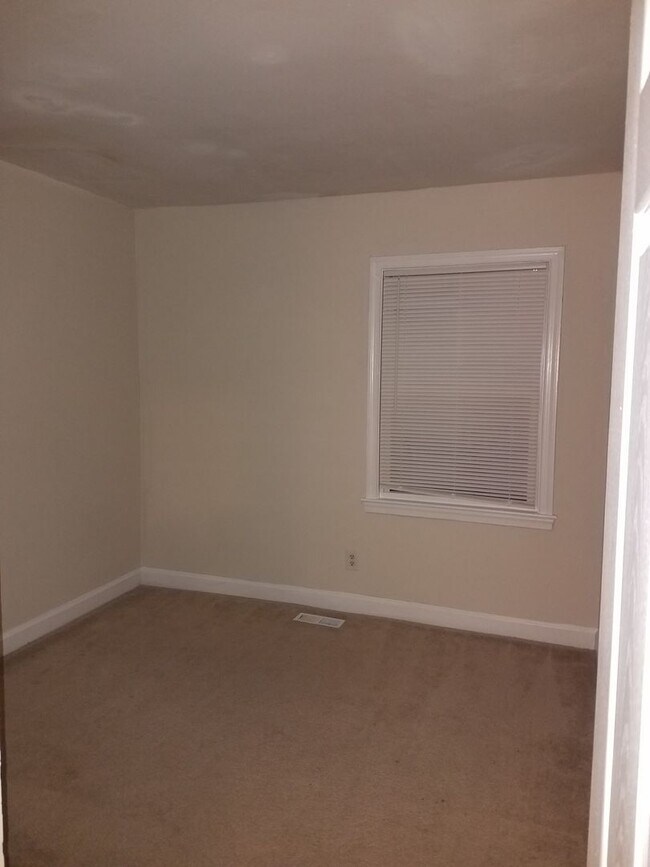 Building Photo - 3341 Golden Oaks Ln