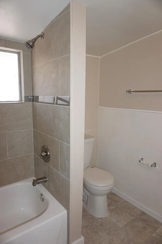 Building Photo - Pre- Leasing !