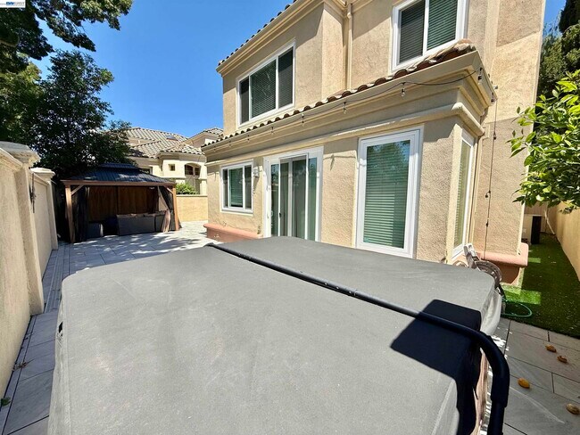 Building Photo - 4238 Diavila Ave