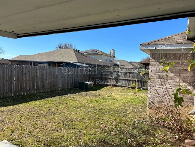 Building Photo - 4001 Cypress Gardens Dr