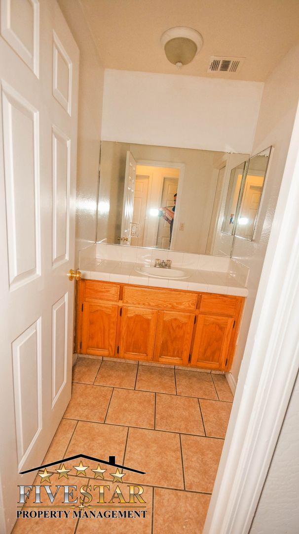 Building Photo - 3610 Madison Ave