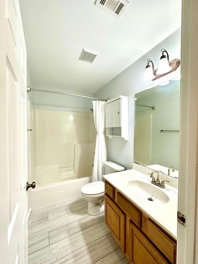 Building Photo - 5127 Stewart Dr