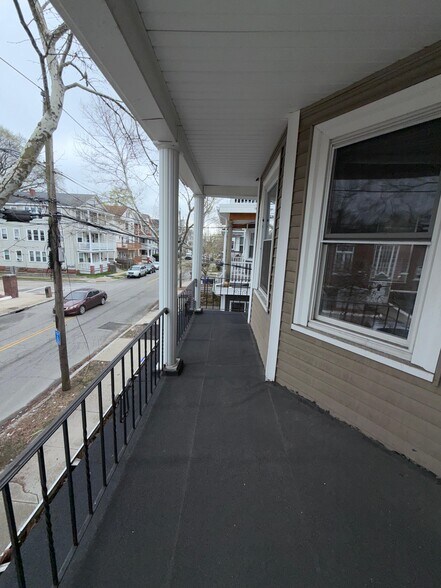 Building Photo - 154 Oakland Ave