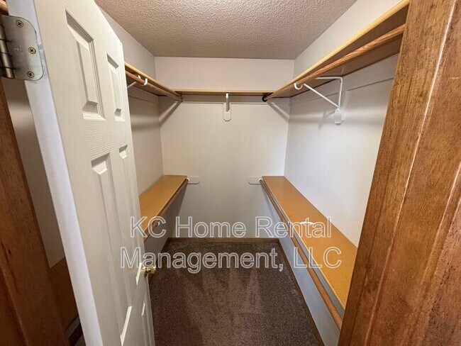Building Photo - 501 Regina Ct