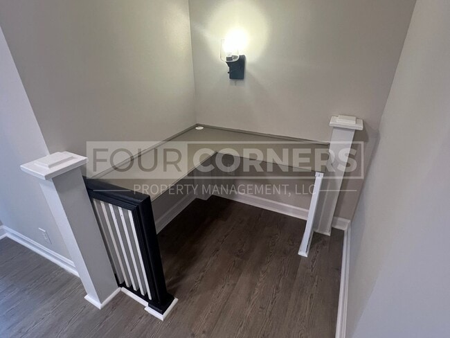 Building Photo - Beautiful 4 Bedroom 3 Bath Home