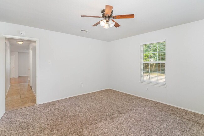 Building Photo - Cozy 2BD Home with Modern Touches in Arlington, TX