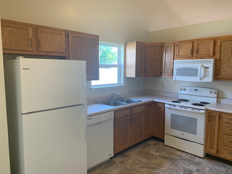Building Photo - 1319 Tedlee Dr