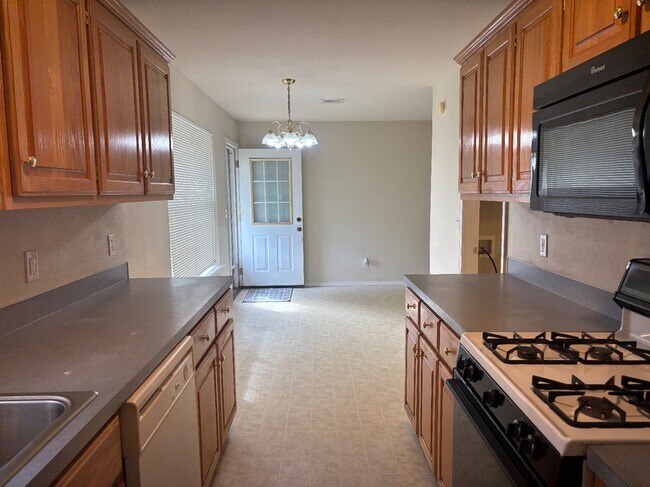 Building Photo - 2310 S Hickory St