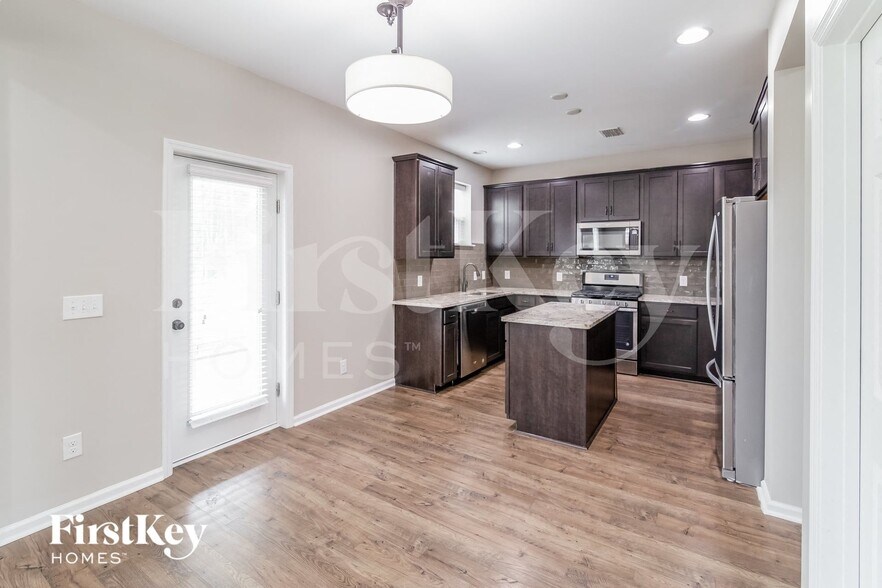 Building Photo - 454 Northern Red Oak Dr
