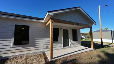 Building Photo - 508 3rd Ave S