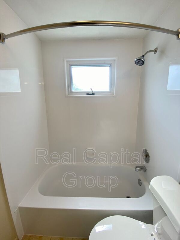 Building Photo - 183 Sunshine Dr
