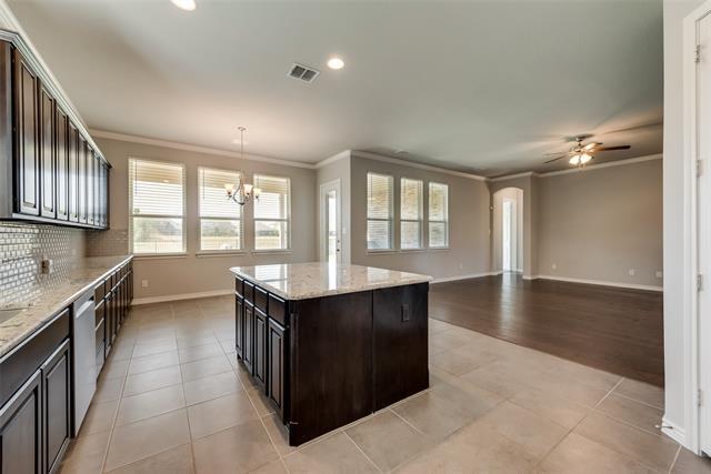 Building Photo - 9408 Lakeway Dr