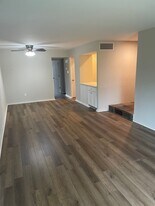 Building Photo - 328 Hermit St