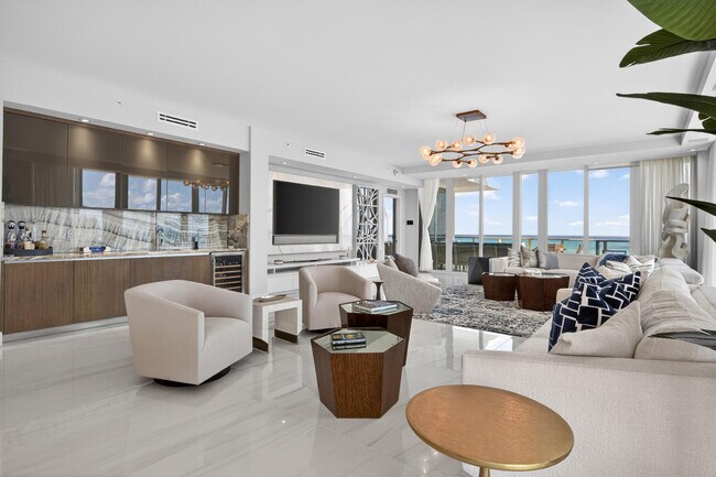 Building Photo - 3100 N Ocean Dr