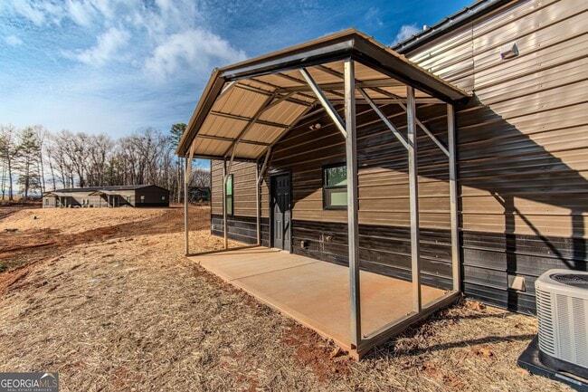 Building Photo - 620 Stiles Rd