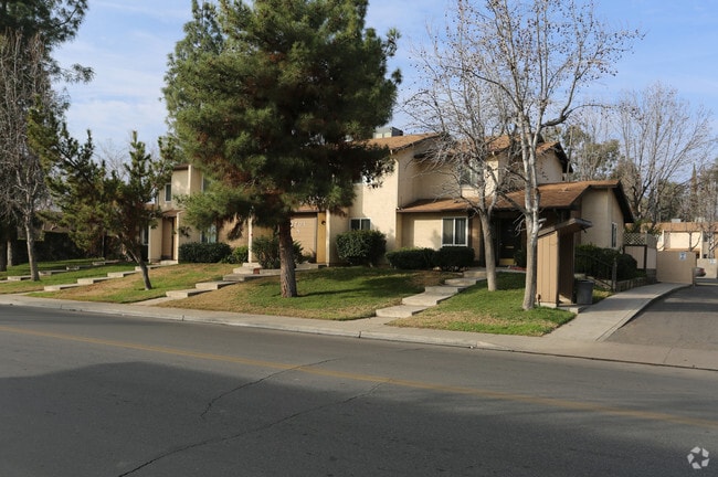 South Real Gardens Apartments Bakersfield, CA