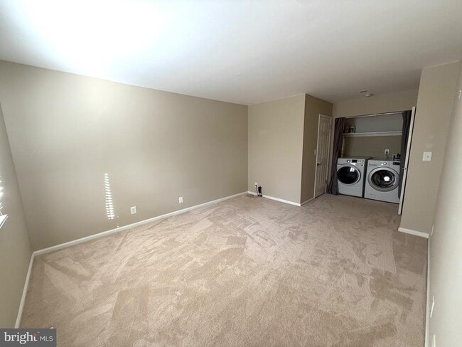 Building Photo - 277 W Chelsea Cir