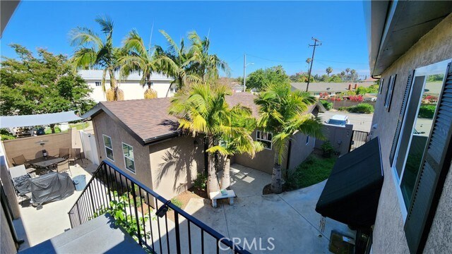 Building Photo - 984 El Camino Dr
