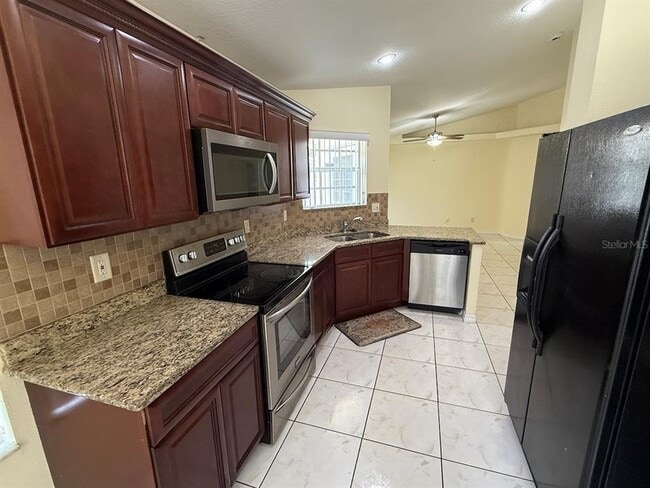 Building Photo - 1300 Daniels Cove Dr