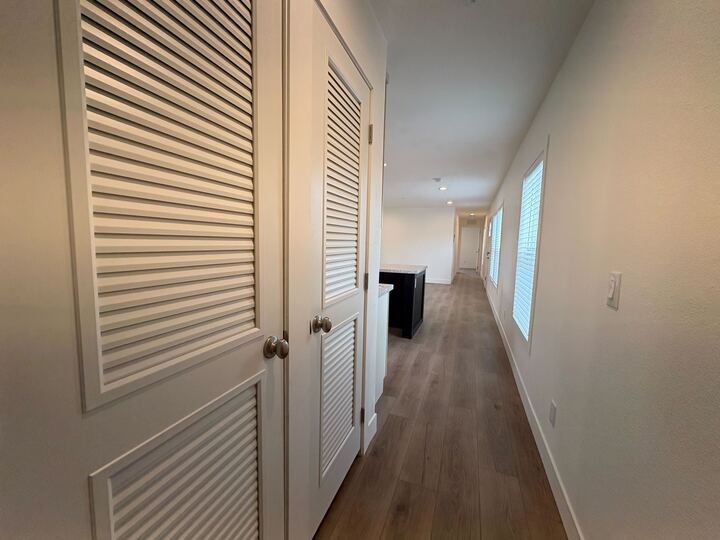 Building Photo - 2060 N Center St