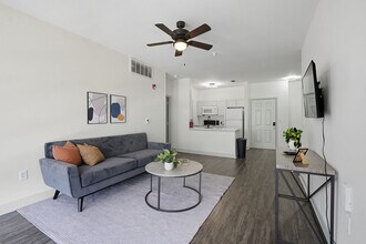 Building Photo - 510 S Highland St