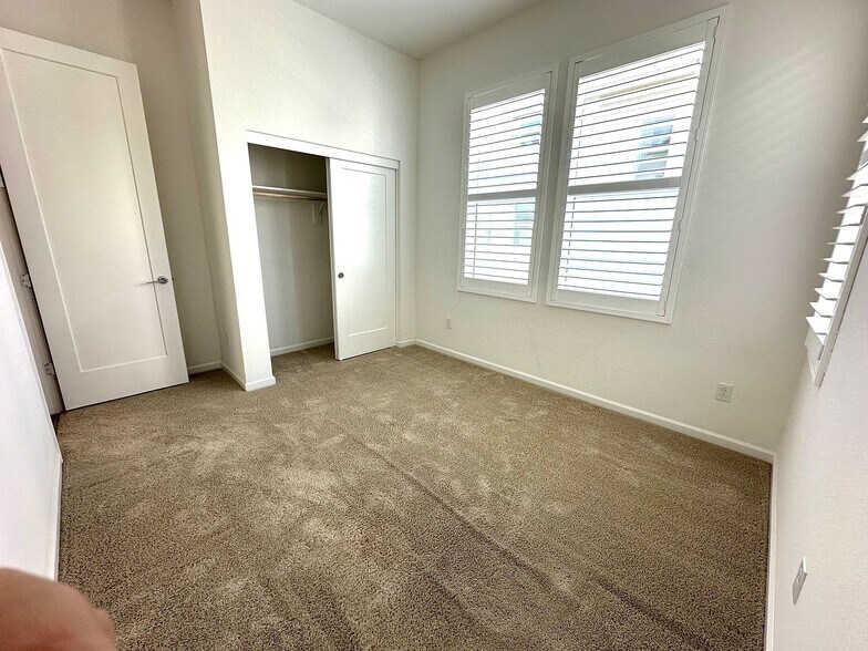 Building Photo - 5832 Noba Rd