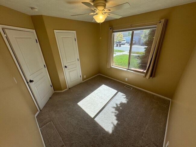Building Photo - 8291 Water Oak Dr
