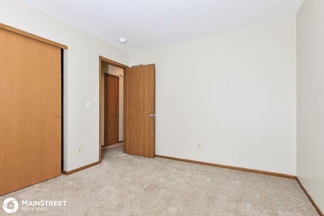Building Photo - 1214 Spartina Dr, Florissant, MO 63031