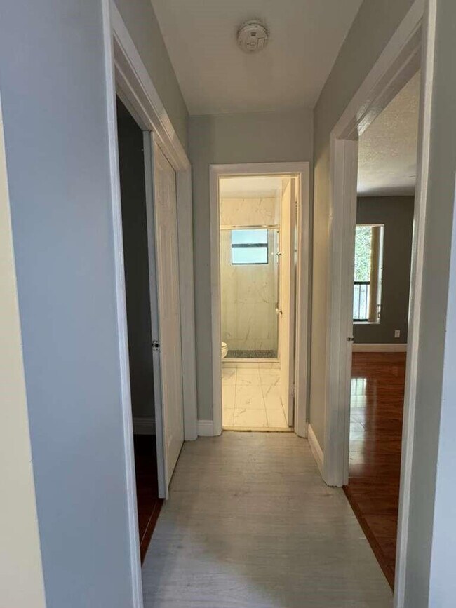 Building Photo - 3167 Cocoplum Cir