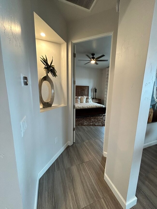 Building Photo - Beautiful Furnished Pool Home!