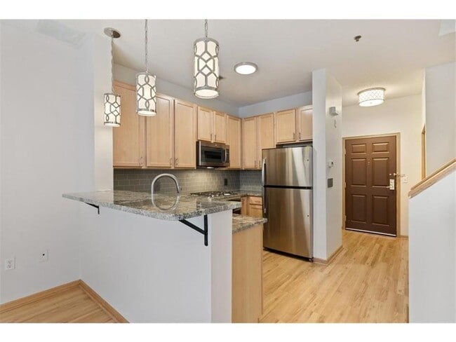 Building Photo - 600 N 2nd St